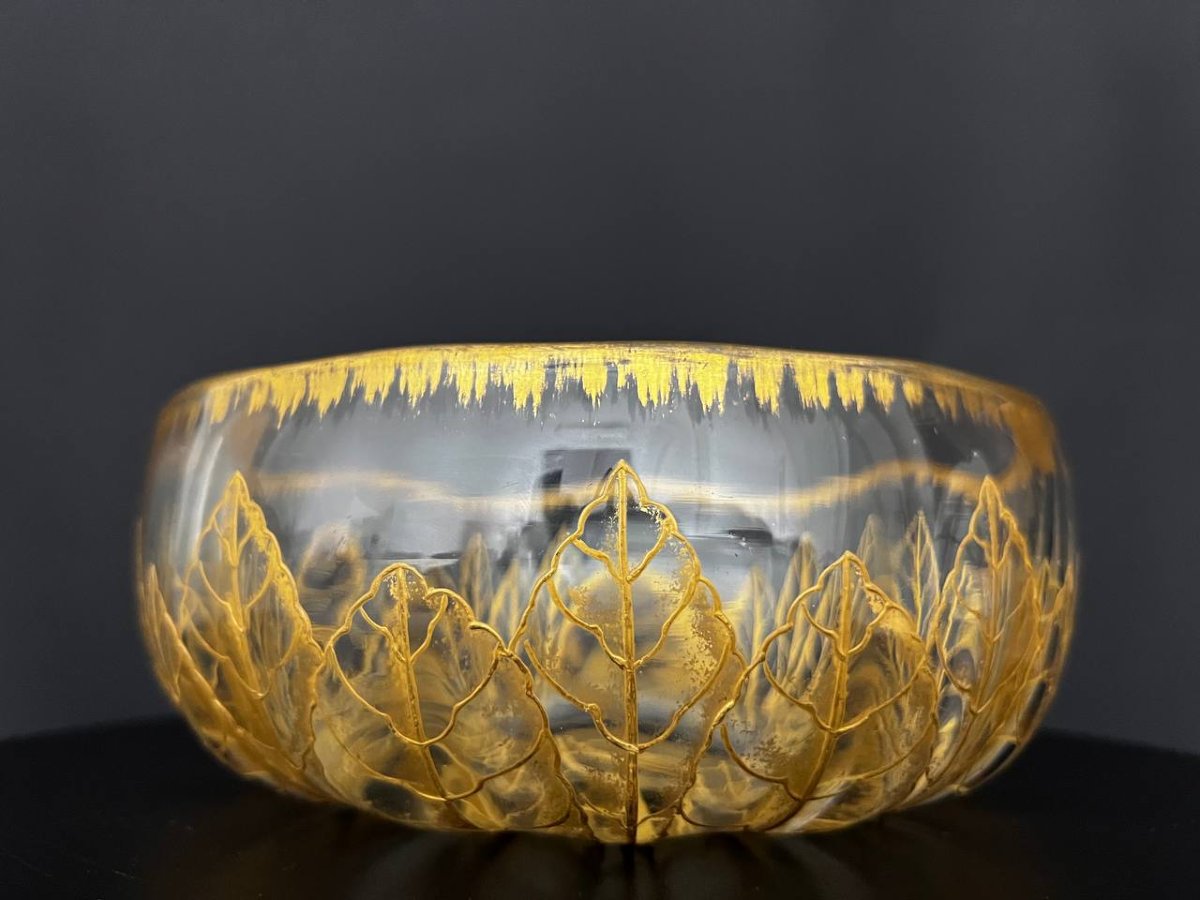 Coupe Art Nouveau en cristal à décor végétal doré en relief-photo-1