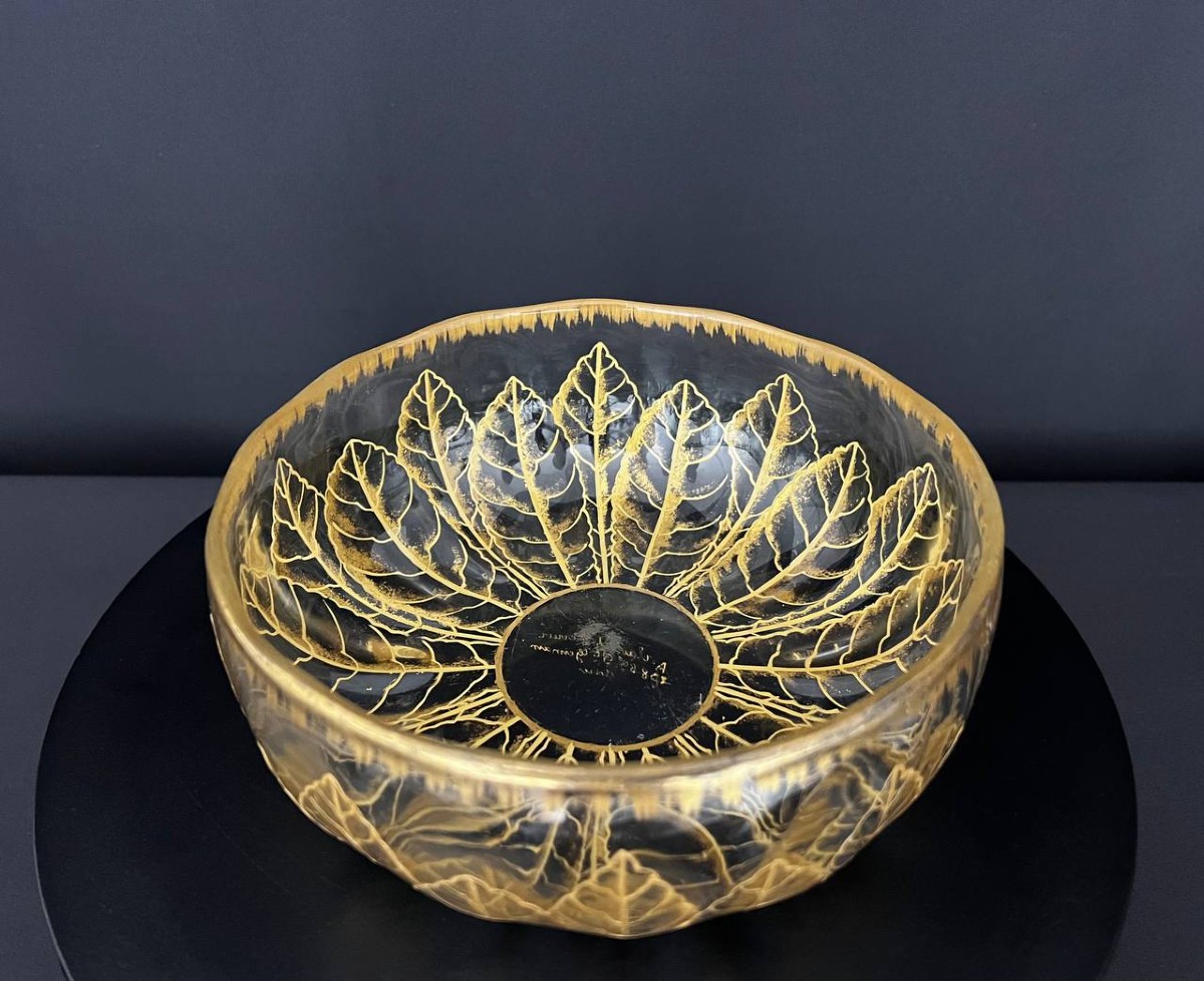 Coupe Art Nouveau en cristal à décor végétal doré en relief