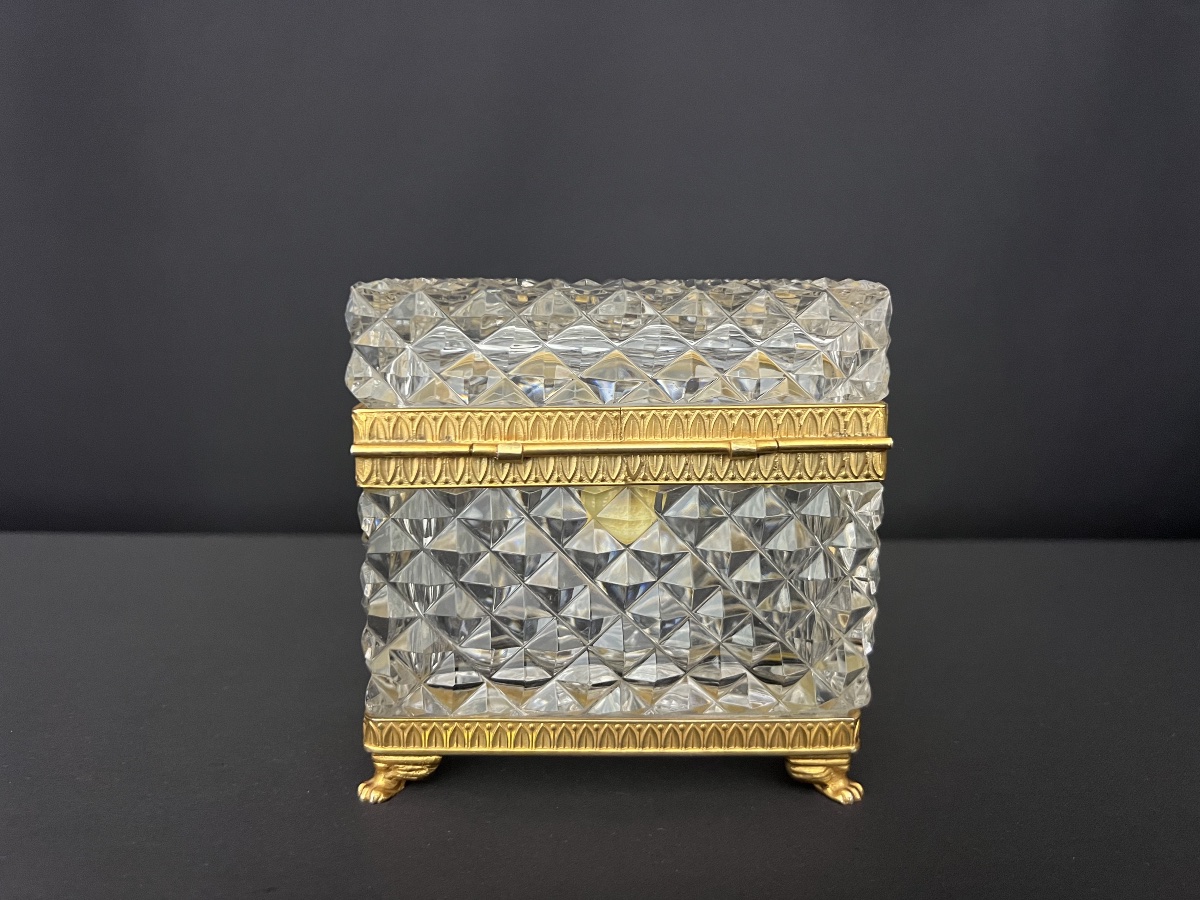 Diamond-cut Crystal Case With Gold Frame-photo-2