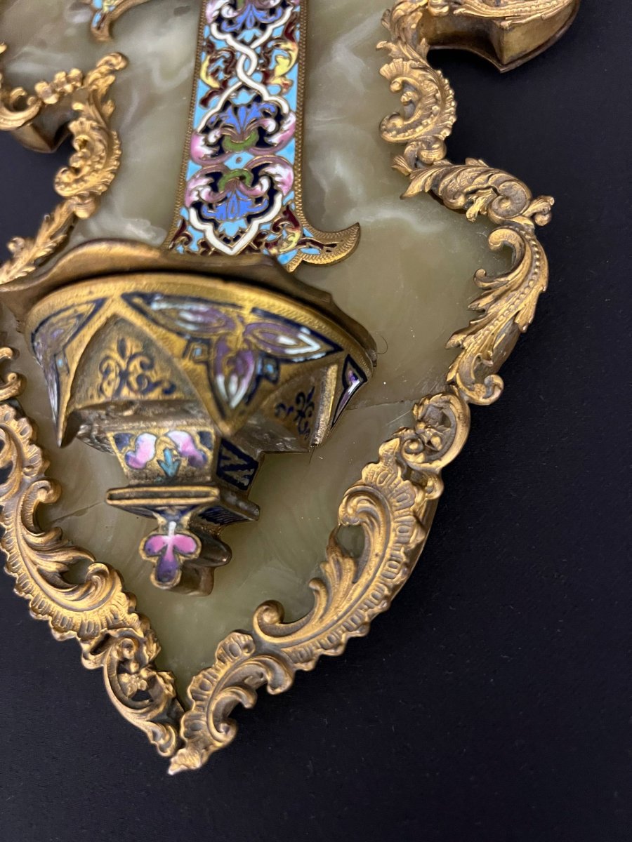 Bénitier en onyx, bronze doré et émaux cloisonnés, XIXe siècle-photo-2