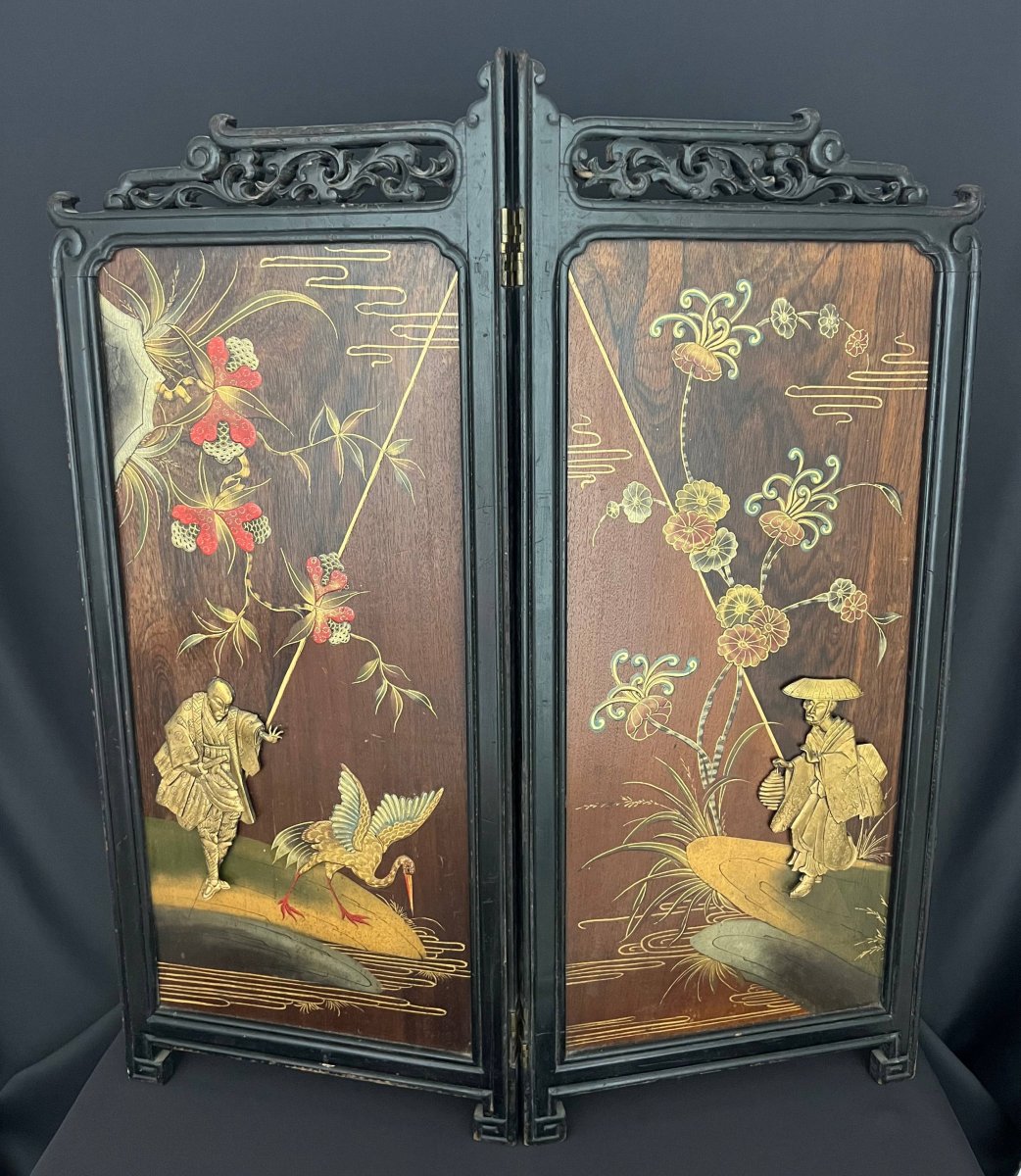 Chinese Two-leaf Folding Screen In Lacquered And Carved Wood