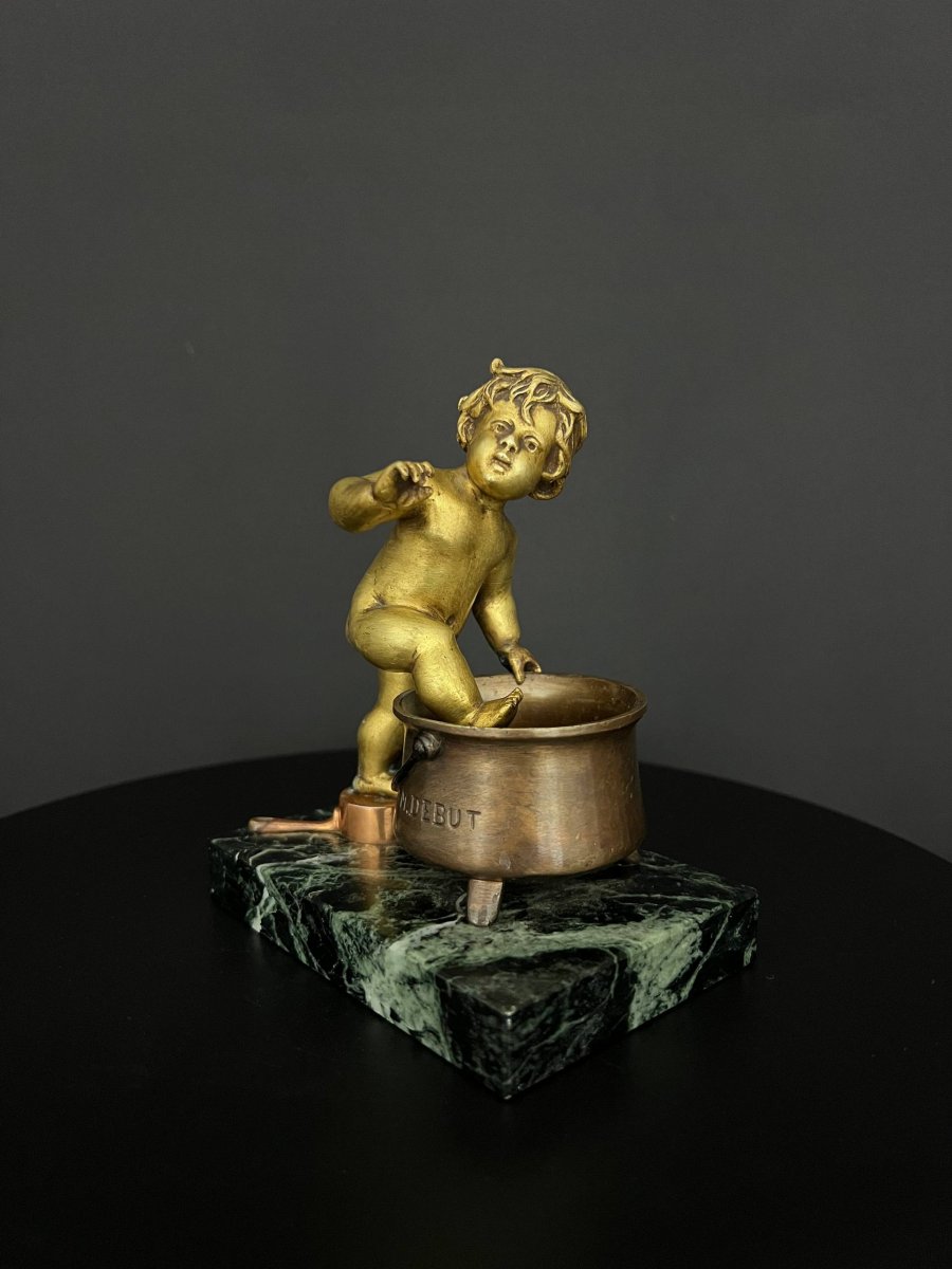 Putto en bronze doré près d’un chaudron – Marcel Debut, France fin du XIXe siècle-photo-2
