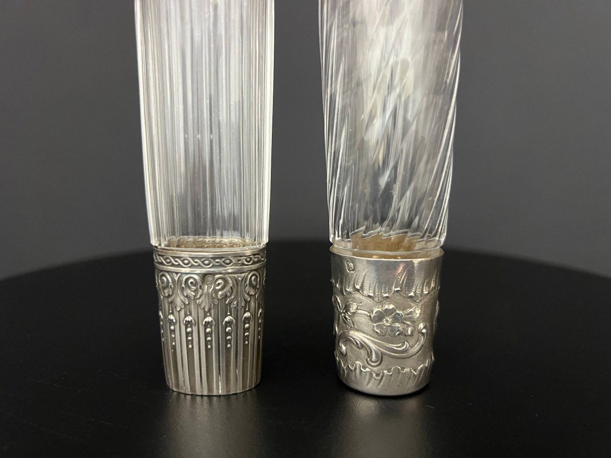 Deux flacons de voyage dits « Eau de Mélisse » en cristal taillé et argent massif Minerve-photo-4