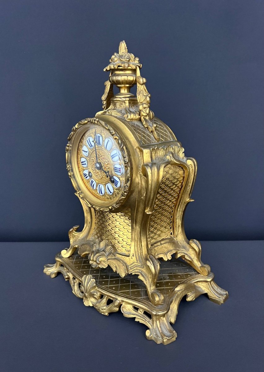 Pendule de style Louis XV en bronze doré-photo-4