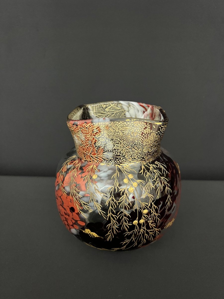 Vase en verre à décor polychrome et doré dans le goût d’Eugène Rousseau