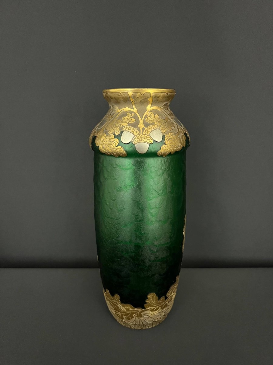 Montjoye - François-Théodore Legras, vase en verre vert givré à décor de feuilles de chêne