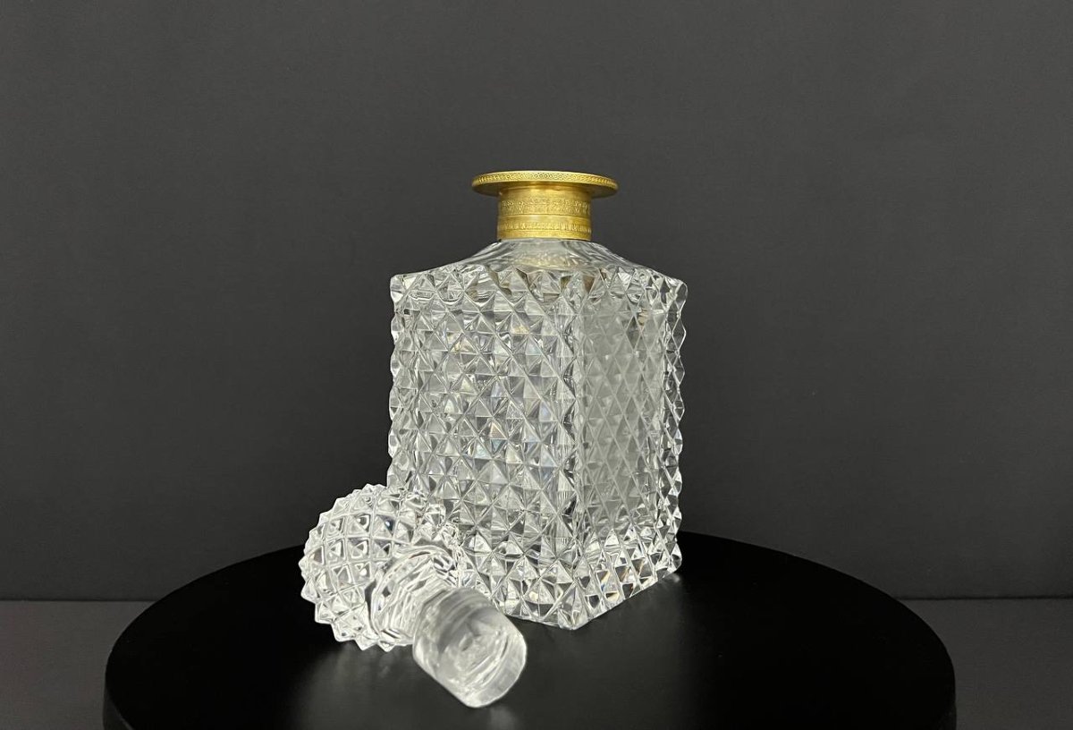 Cut Crystal Whiskey Decanter With Diamond-point Design-photo-4