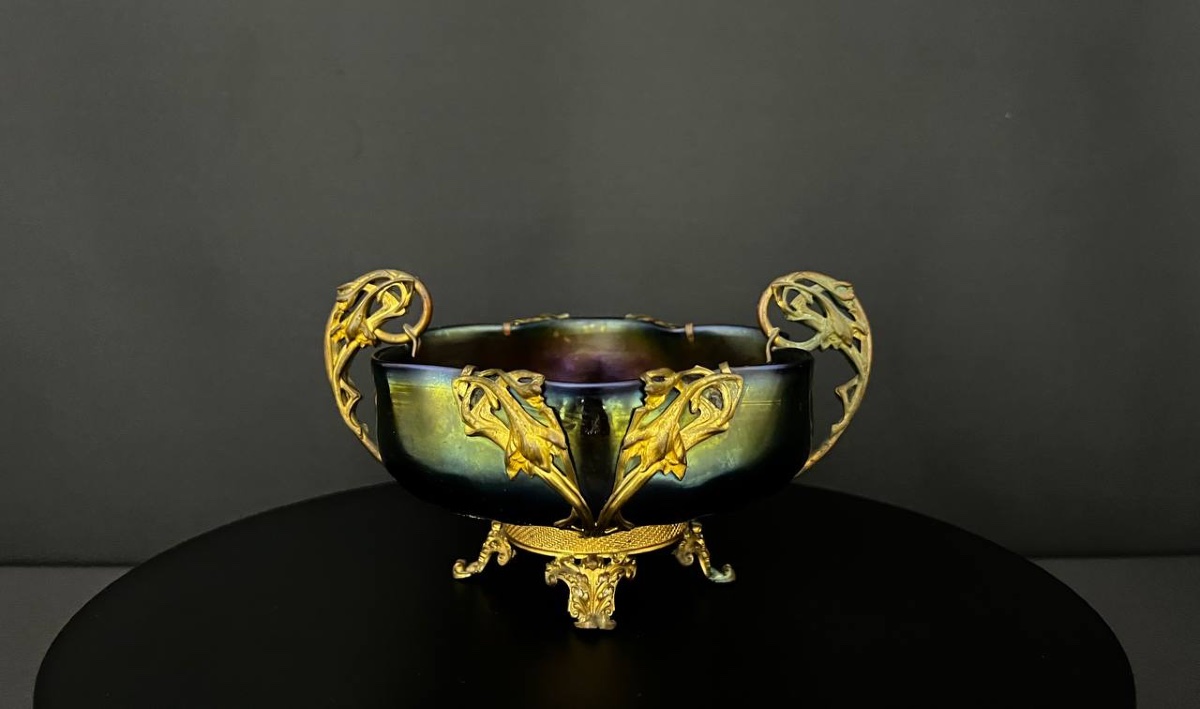 Art Nouveau Glass Goblet With Iridescent Finish By Loetz / Kralik, With A Setting Attributed To Lucien Marcel Bing