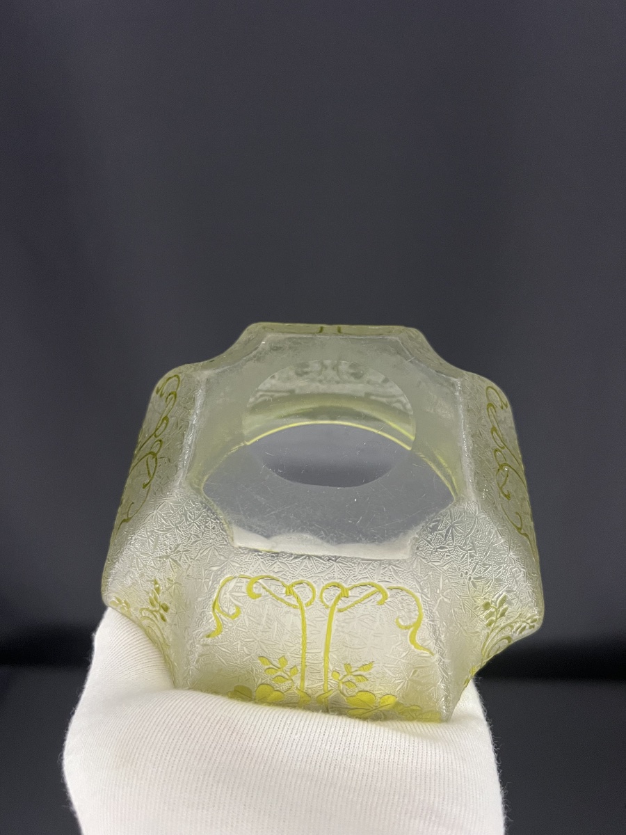 Coupe vide-poche en verre givré gravé à l’acide, attribuée à Baccarat-photo-3