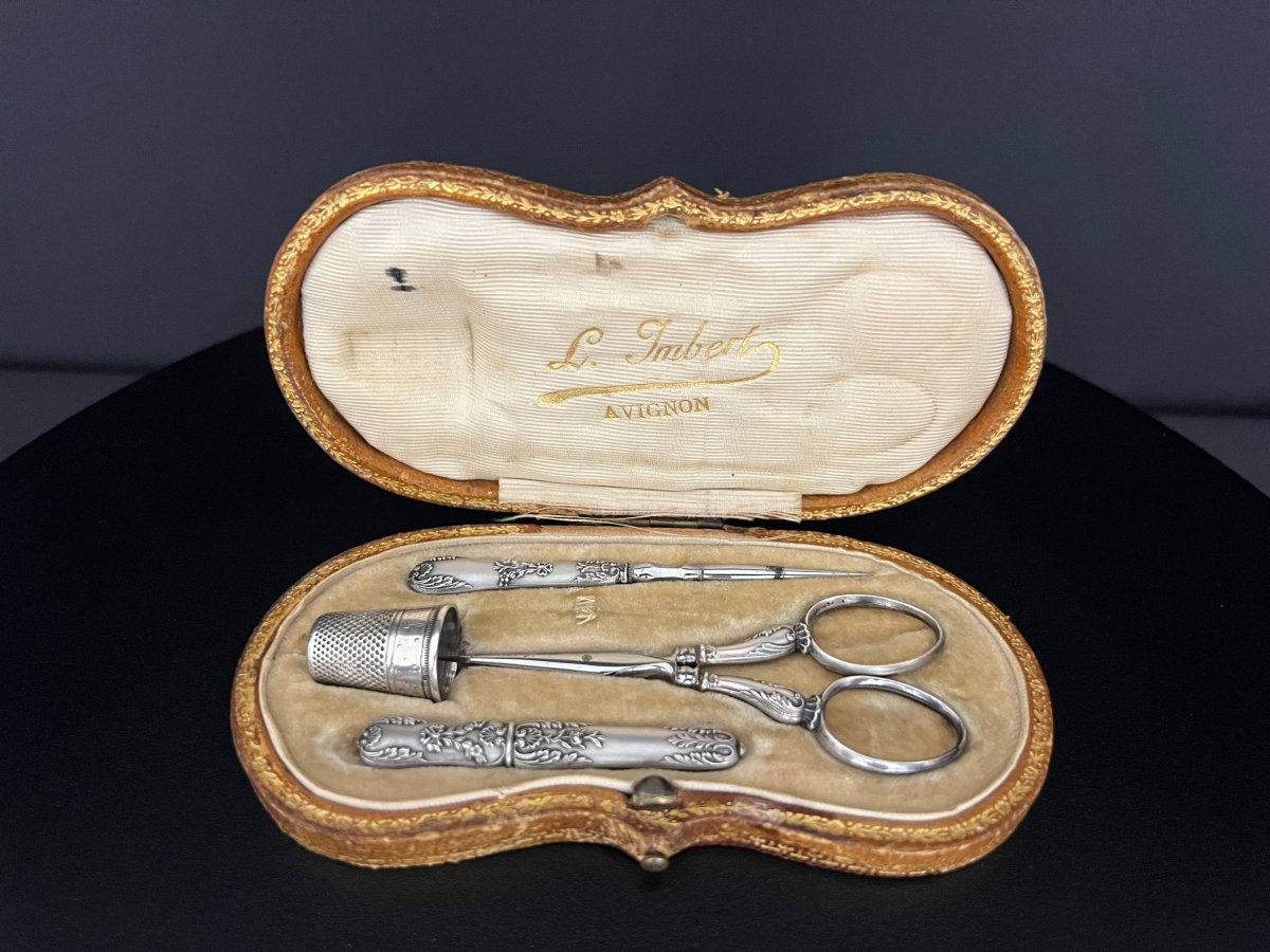 Nécessaire de couture en argent dans son écrin d’origine – L. Imbert, Avignon