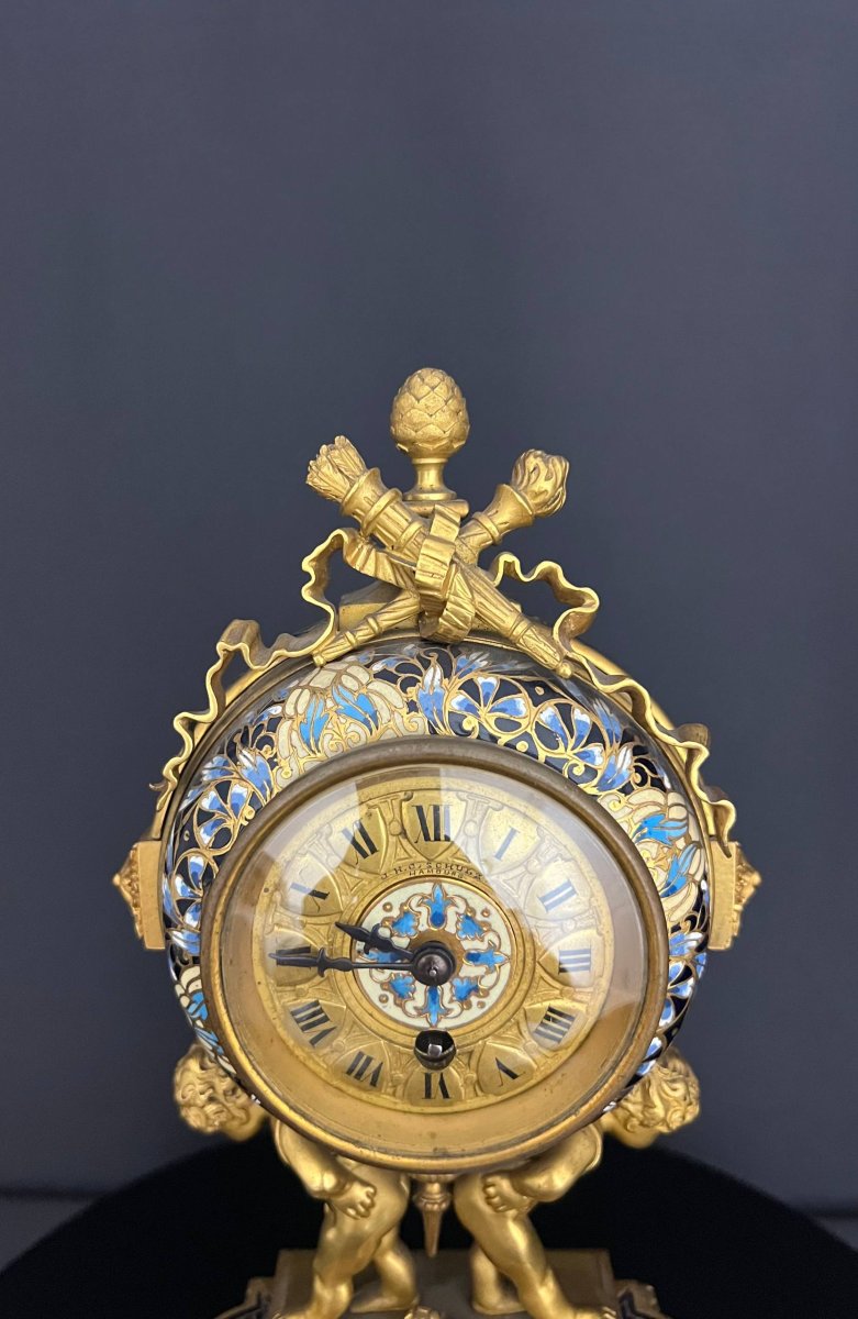 Pendule de cheminée en bronze doré et émaux polychromes aux putti-photo-2