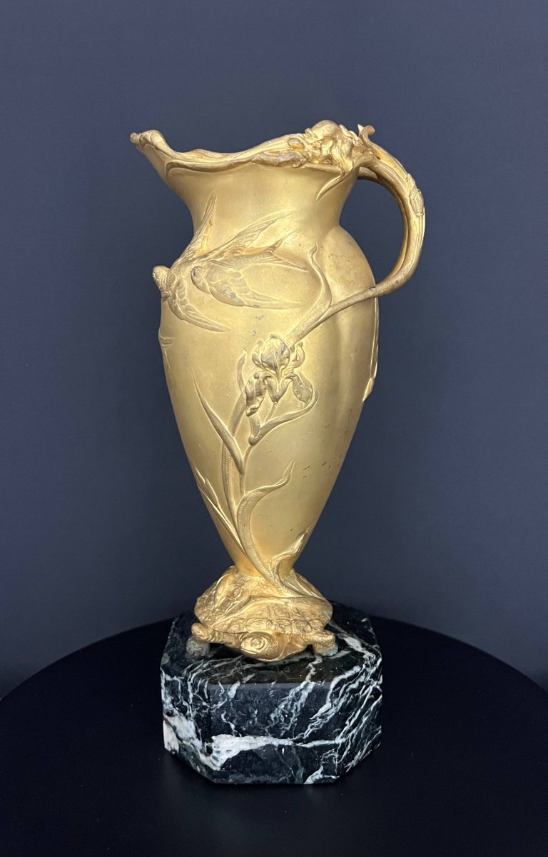 Art Nouveau Vase In Gilded Bronze, Signed T. Hingre