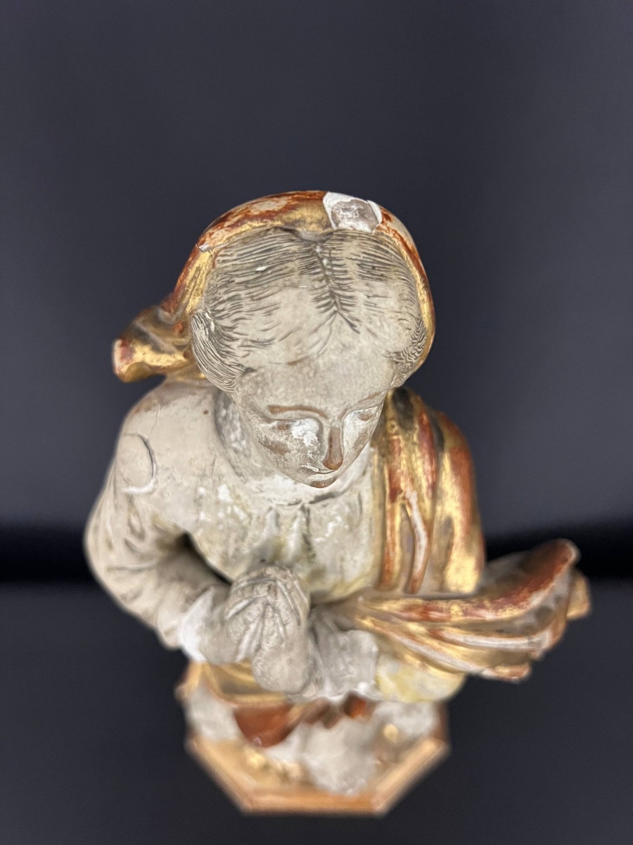 Carved, Polychrome, And Gilded Wooden Statue Of The Virgin Mary In Prayer-photo-3