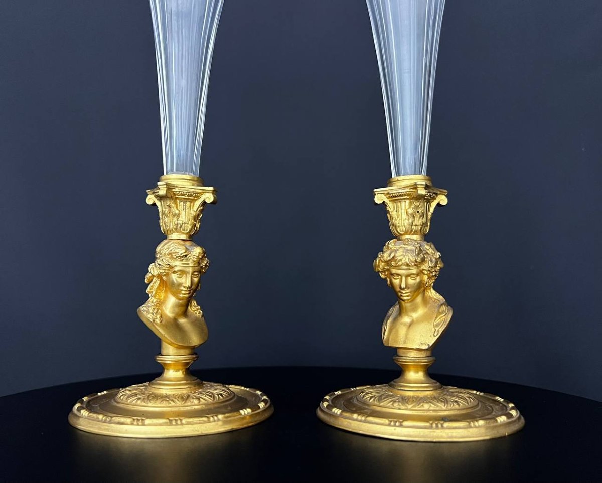 Paire de vases cornets en cristal taillé et bronze doré