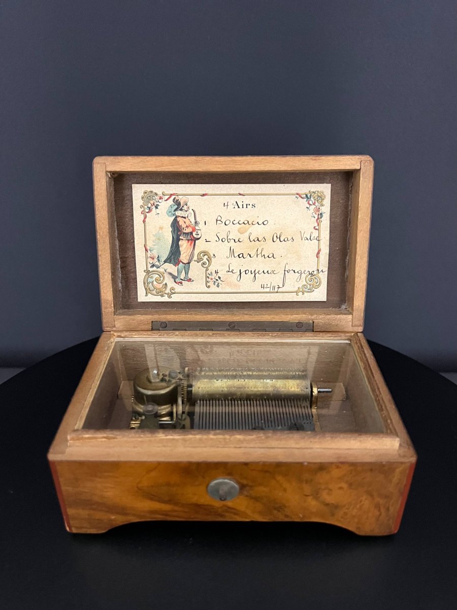 Antique Cylinder Music Box, Four Tunes