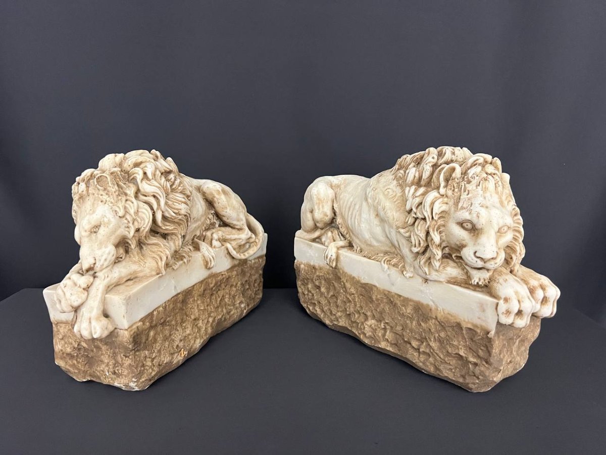 Paire de lions couchés en marbre – D’après Antonio Canova