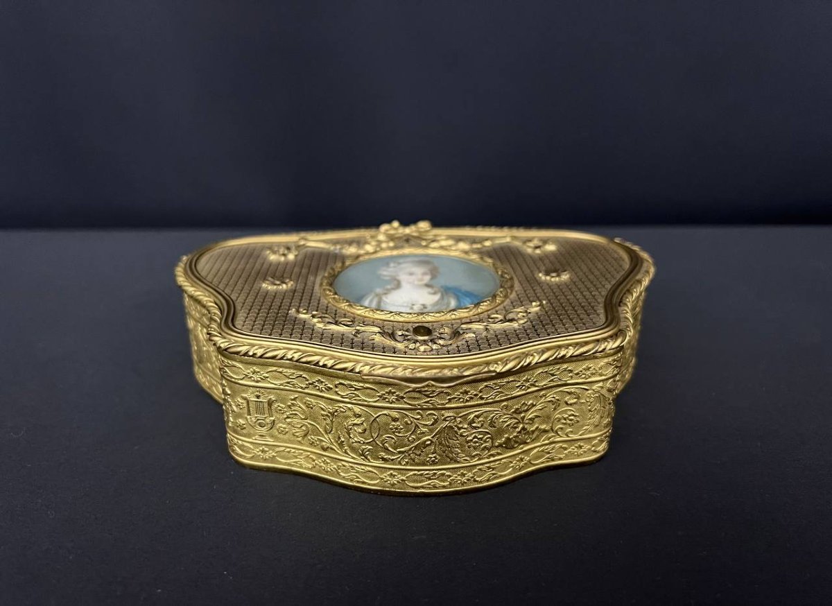 Boîte à bijoux ancienne en métal doré avec miniature – Style Louis XVI-photo-3