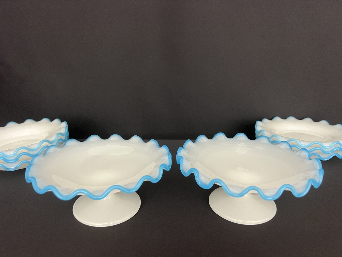 White Opaline Glass Dessert Set With Blue Rims – 6 Plates And 2 Bowls -photo-3