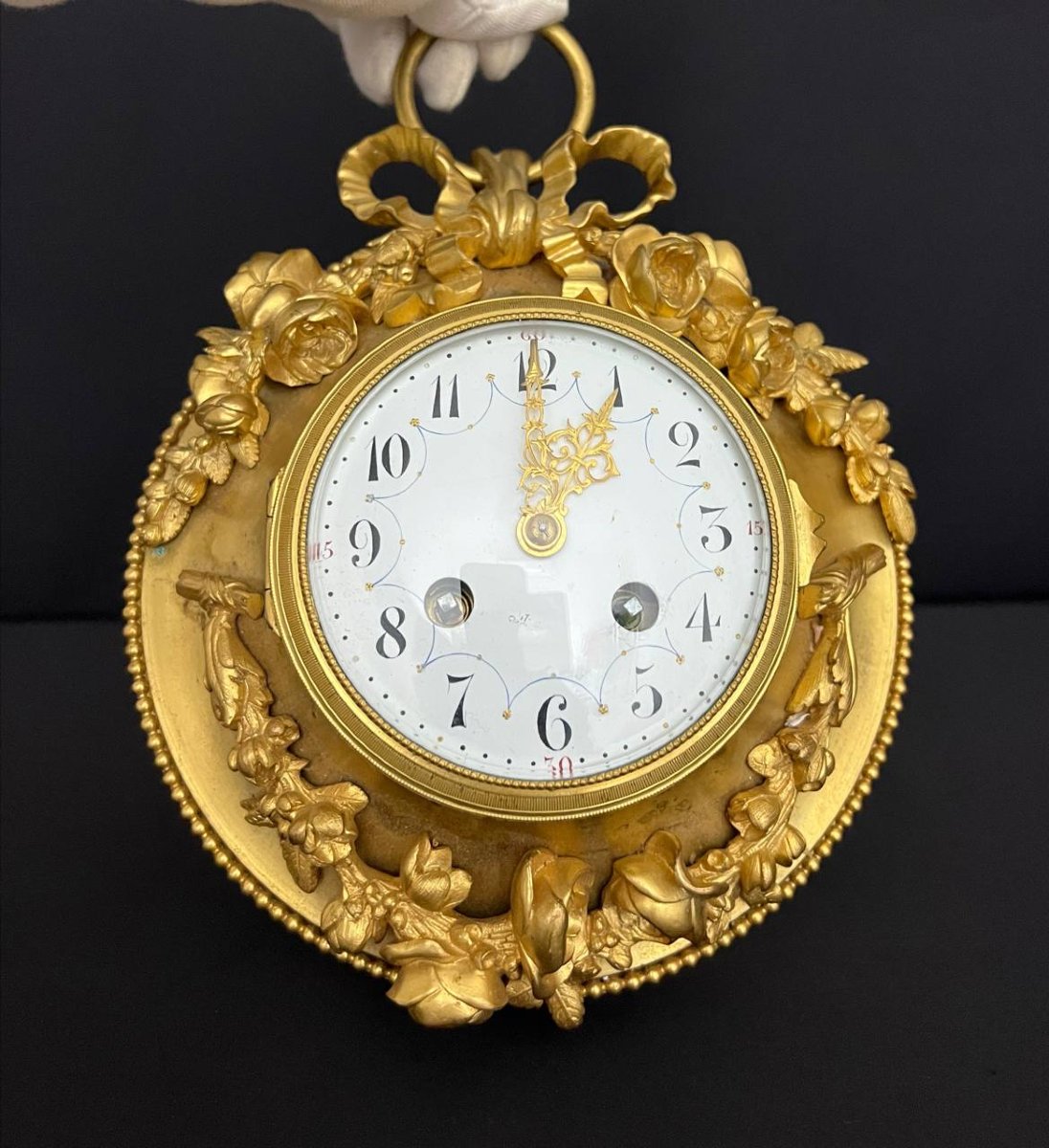 Pendule murale œil-de-bœuf en bronze doré, style Louis XVI -photo-3
