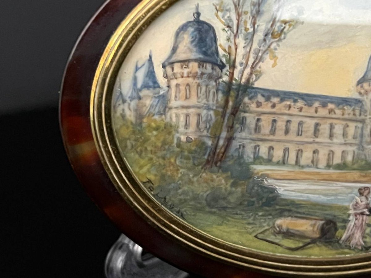 Boîte ovale ancienne à miniature peinte – Château de Digoine -photo-2
