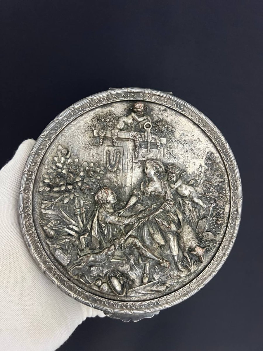 Antique Silver-plated Jewelry Box With Romantic Relief Decoration-photo-2