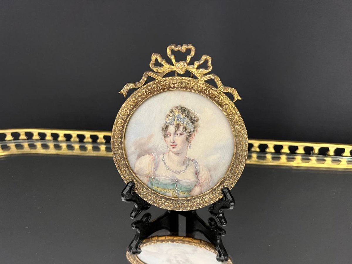 Miniature peinte représentant Caroline Murat, style Louis XVI