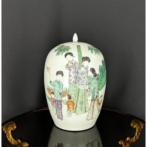 Pot couvert en porcelaine de Chine, famille verte, période République