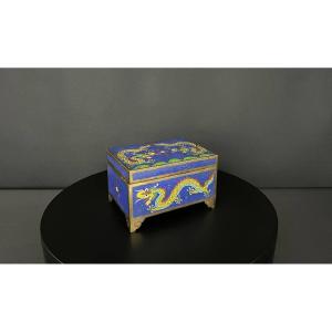 Boîte rectangulaire en cuivre émaillé cloisonné, décor de dragons, Chine