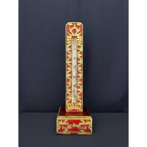 Autel chinois en bois laqué rouge et doré