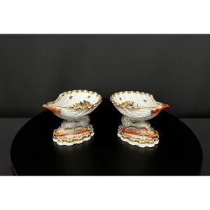 Paire de coupes en porcelaine figurative aux poissons, décor oiseaux, style Meissen