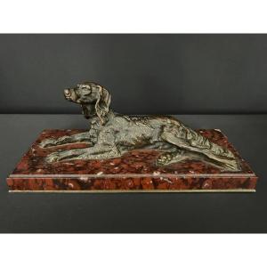 Presse-papiers en bronze au chien couché sur marbre rouge griotte
