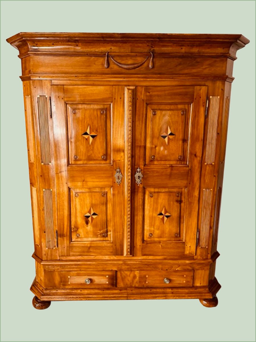 Très belle armoire Louis XVI
