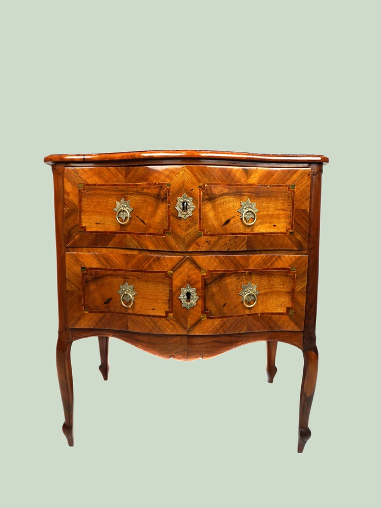 Commode baroque à deux tiroirs