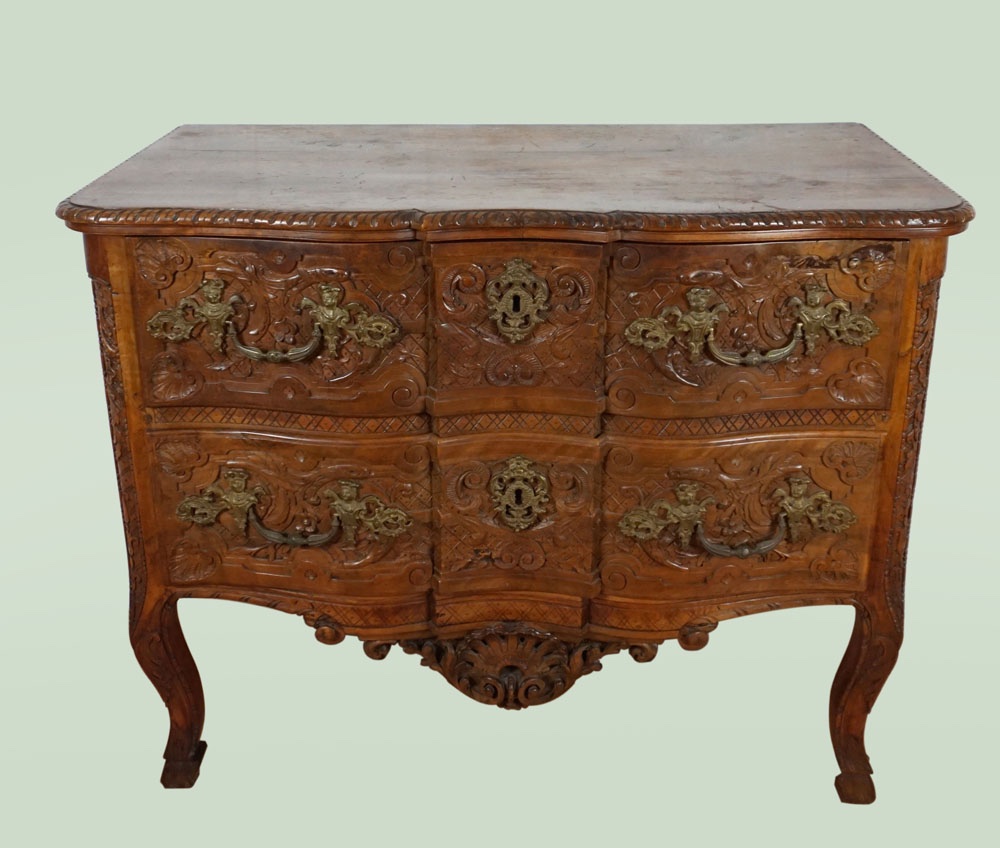 Commode française du XVIIIe siècle, style Louis XV
