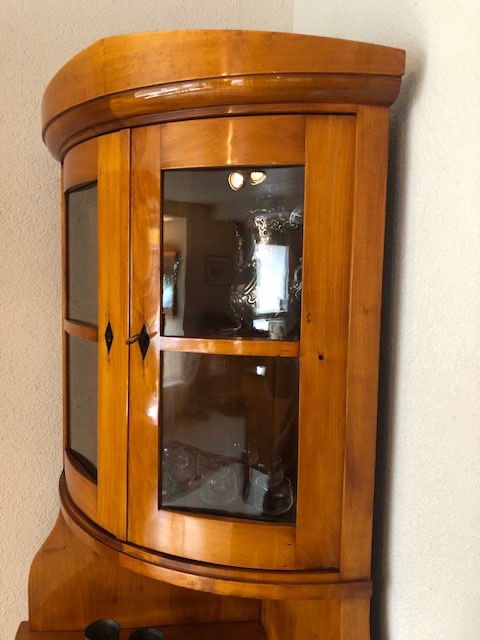 Small Corner Display Case-photo-2