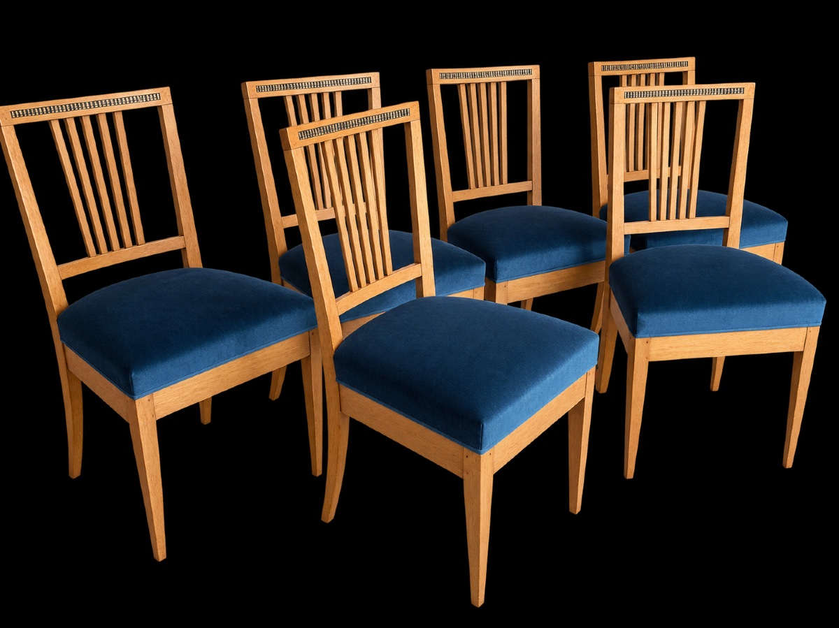 A Very Beautiful Set Of 6 Cherry Wood Chairs.