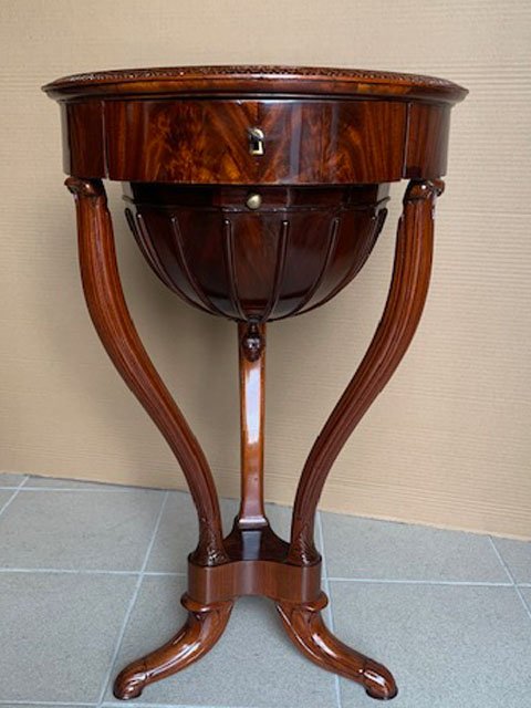 Half-globe Table, Circa 1830-photo-2