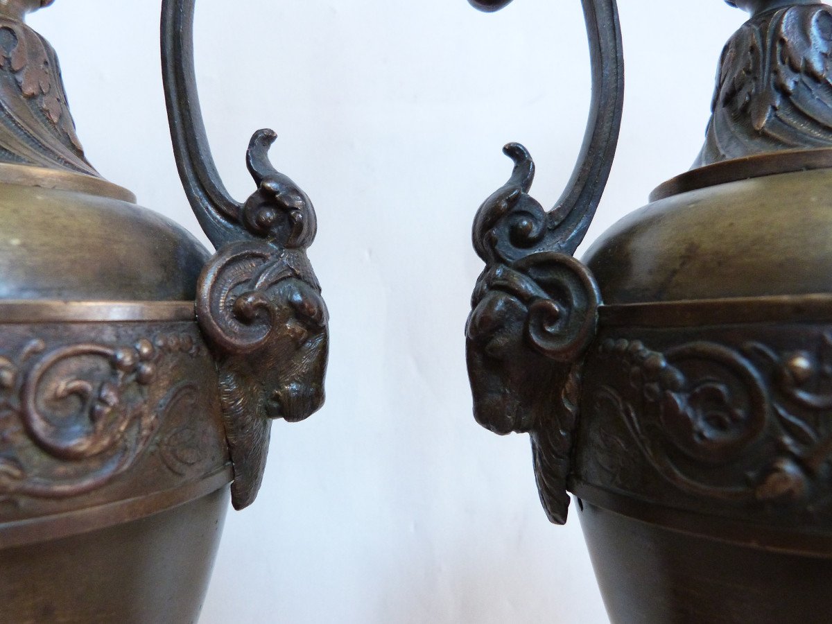 Pair Of Bronze Ewers Decorated With Rams' Heads, Marble Base-photo-1