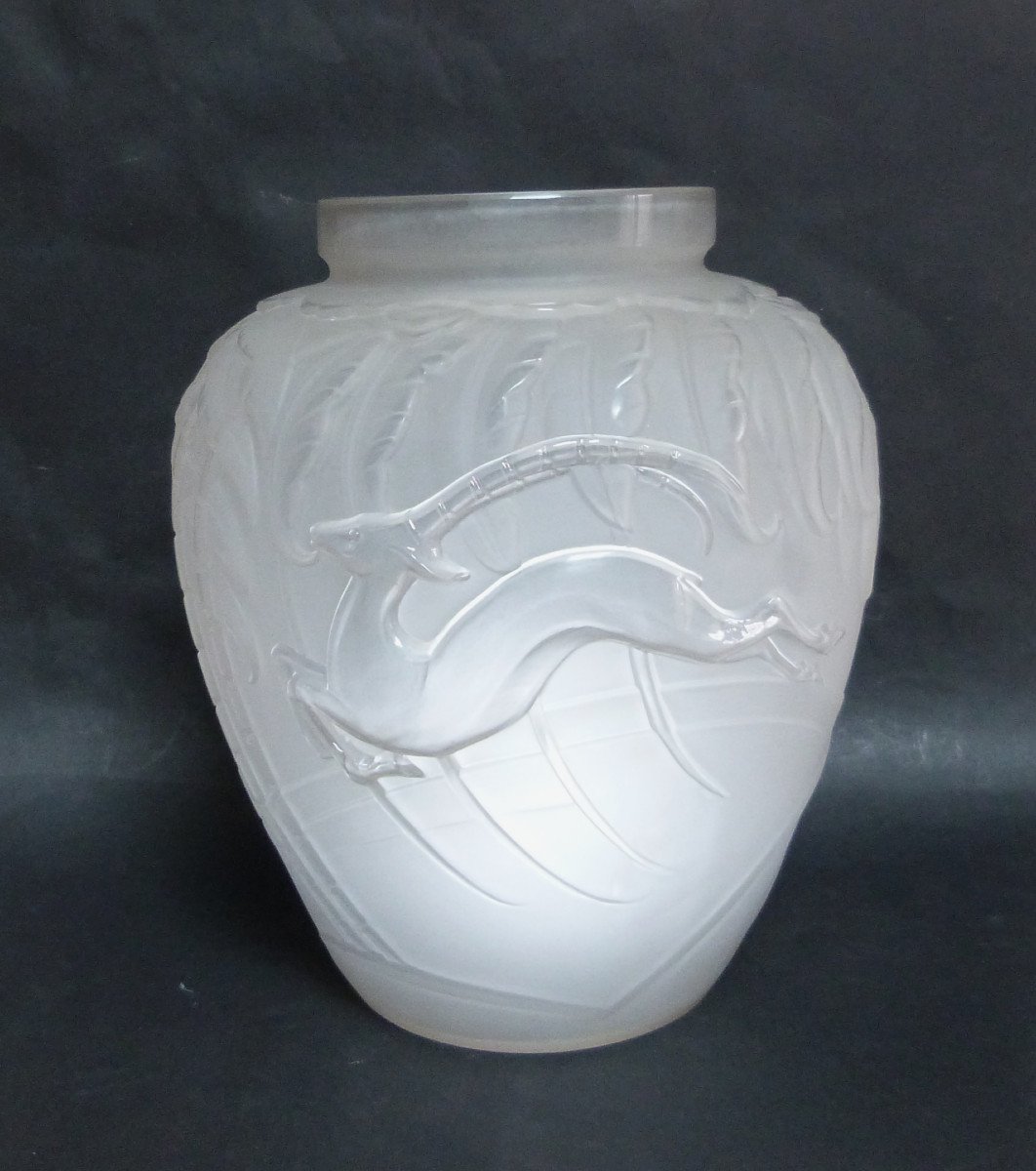 Vase En Verre Pressé Moulé Art Déco Edmond Etling  décor de femme et antilopes-photo-1