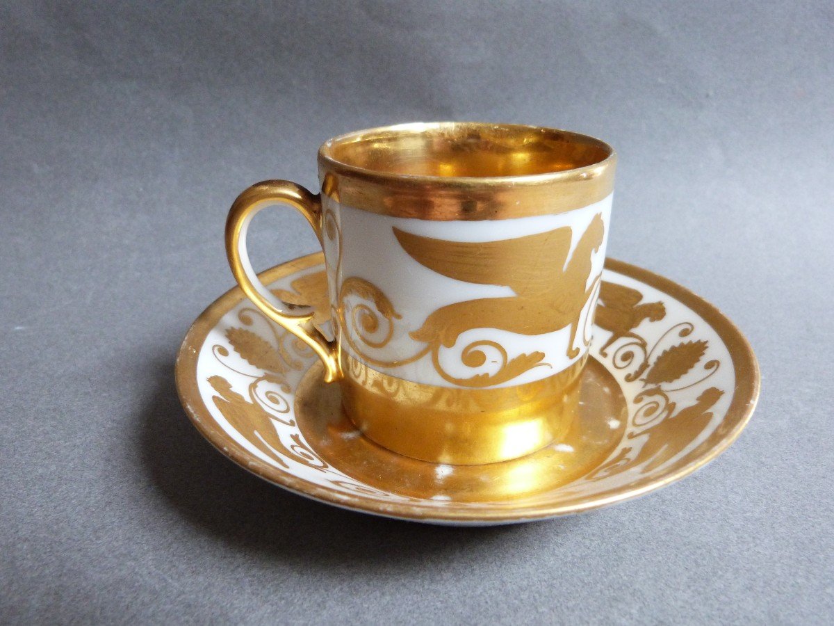 Pierre Louis Dagoty Paris Porcelain Cup Gold Decor 19th Century Empire Period-photo-2
