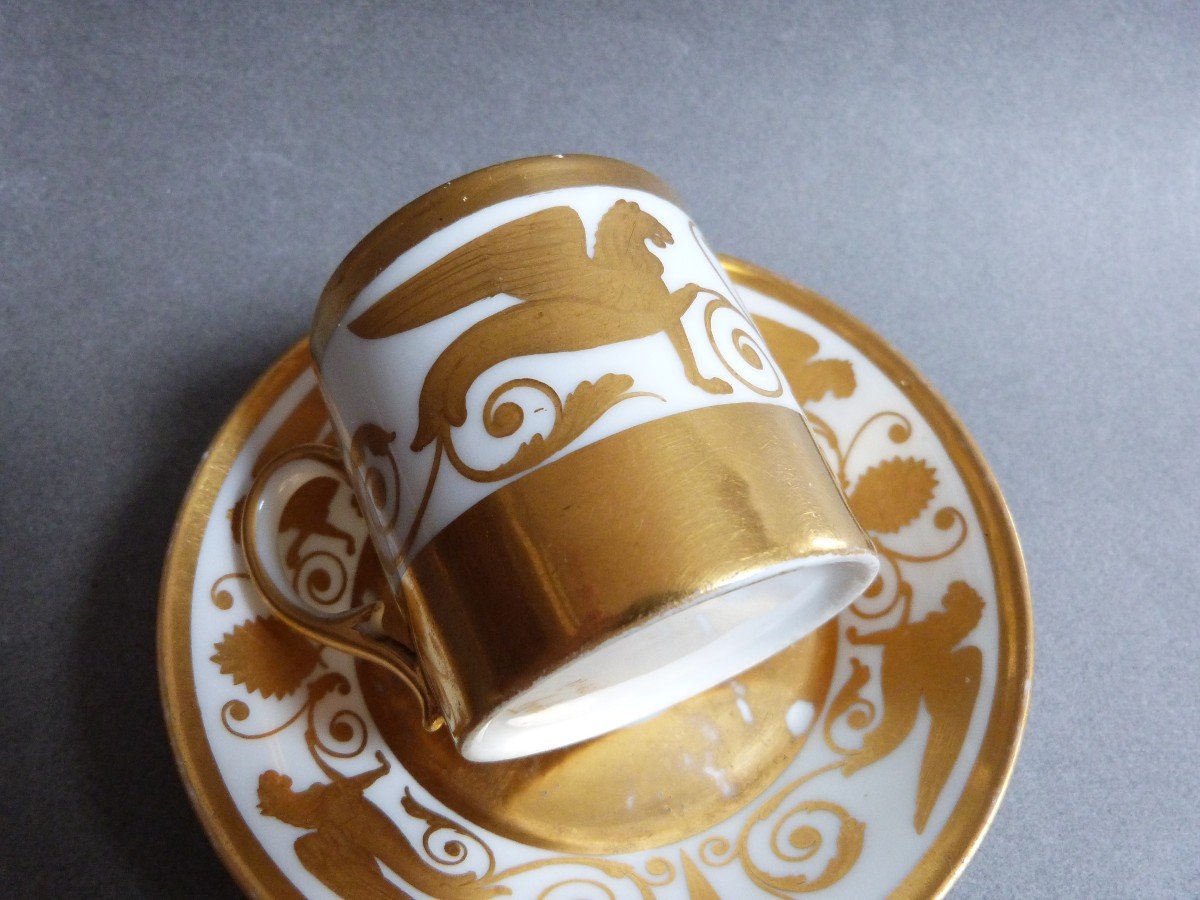 Pierre Louis Dagoty Paris Porcelain Cup Gold Decor 19th Century Empire Period-photo-3