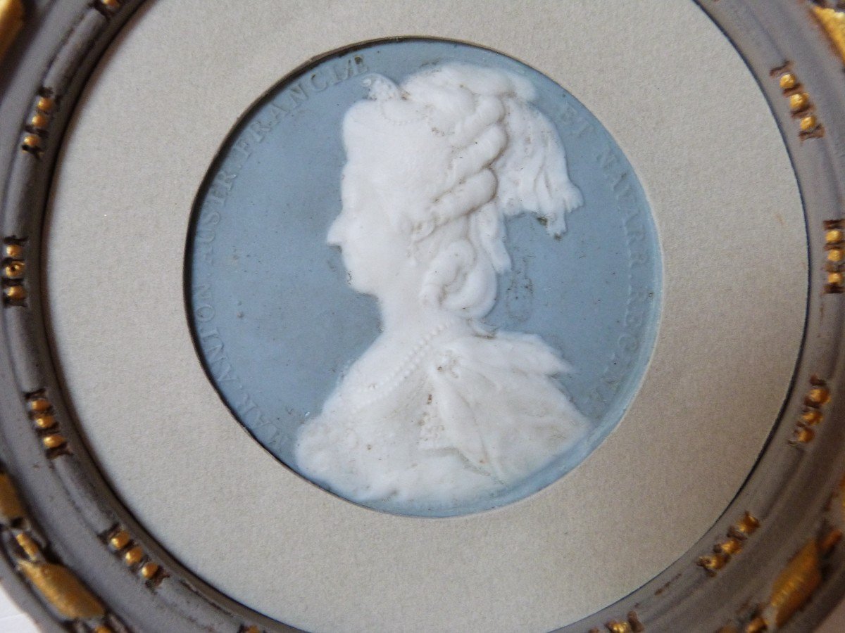 Sèvres Porcelain Biscuit Medallion Profile Of Marie Antoinette By Duvivier -photo-1