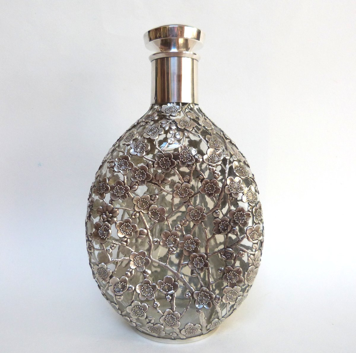 Solid Silver Carafe Flask Japan  20th Century Flower Decor -photo-2