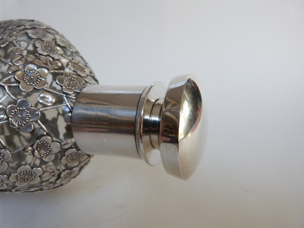 Solid Silver Carafe Flask Japan  20th Century Flower Decor -photo-1