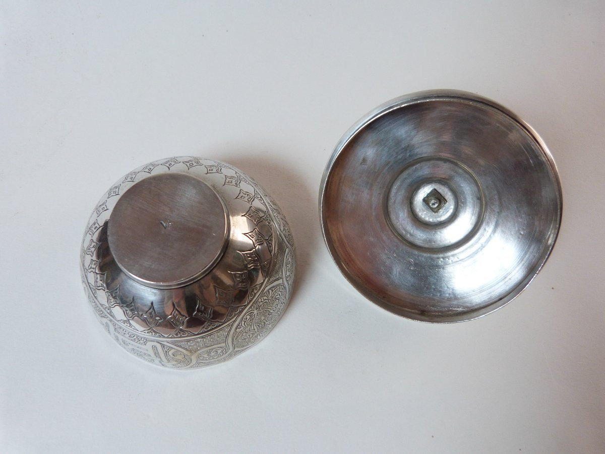 pot couvert en argent massif Egypte ou Syrie fin du XIXeme siècle décor gravé -photo-7
