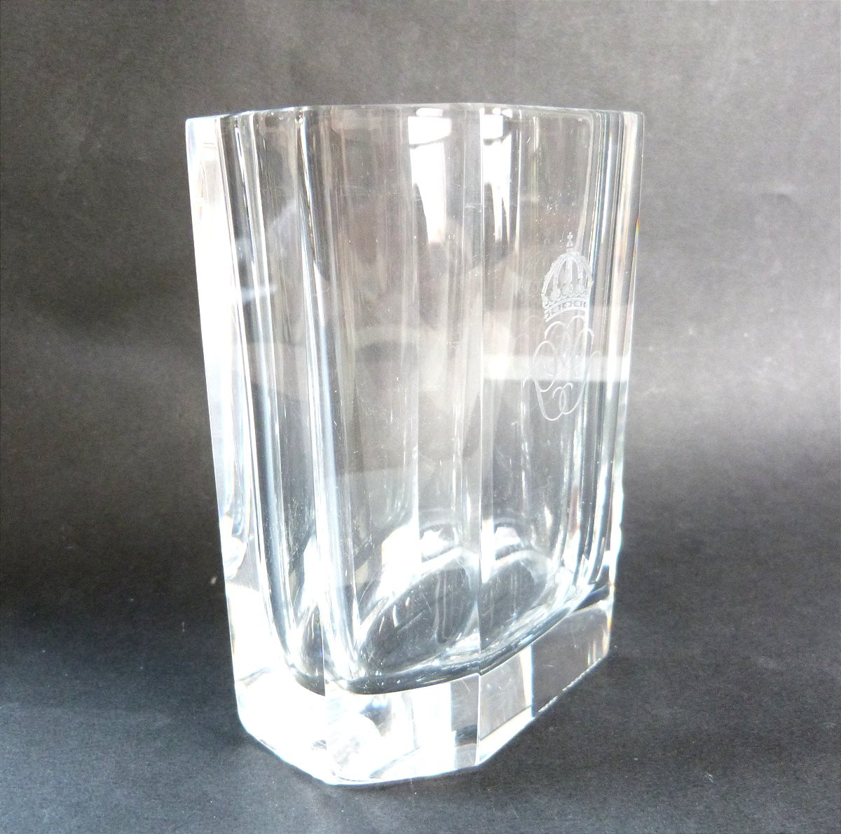 Olle Alberius - Orrefors Royal Monogram Crystal Vase Swedish Crown -photo-2