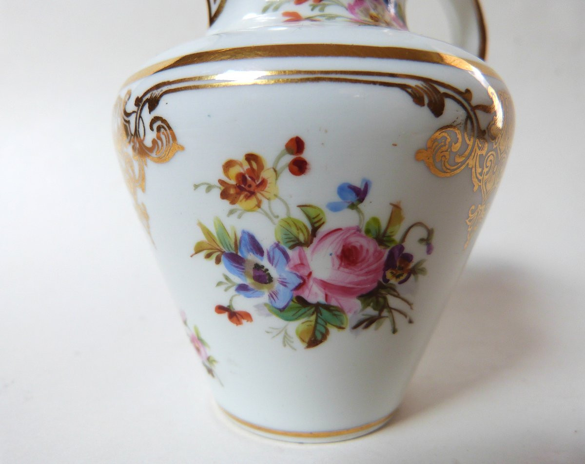 Sèvres 1851 Porcelain Milk Jug With Napoleon III Flower Decoration-photo-2