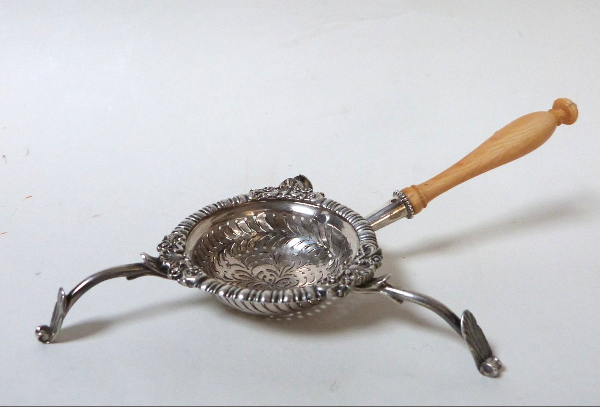 Solid Silver Tea Strainer, Restoration Period -photo-2