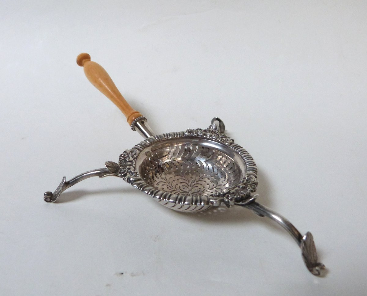 Solid Silver Tea Strainer, Restoration Period -photo-3