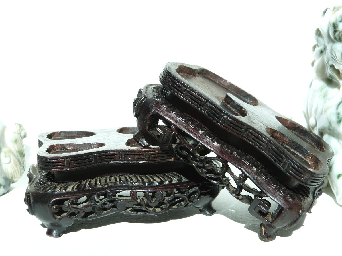 Chinese Pair Of Carved Jade Guardian Lions On Rosewood Bases -photo-5